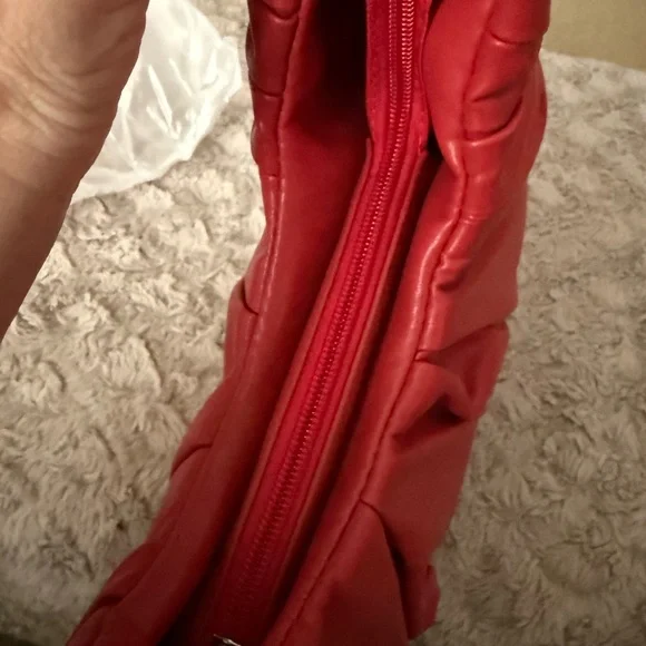 NWT Badgley Mischka Vibrant Red Hobo Bag - Picture 6 of 8